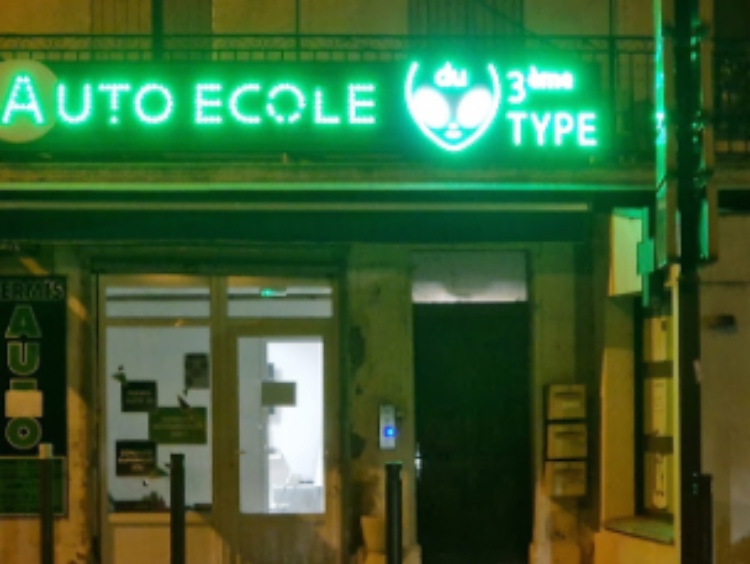 Auto ecole du 3eme type Château-Arnoux - Photo 1