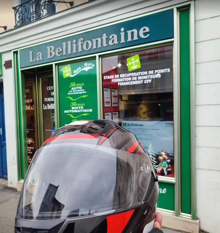 Auto-ecole La Bellifontaine - Photo 1