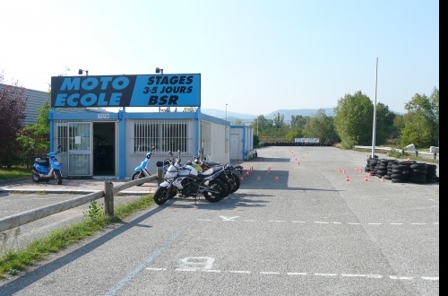 Logo de CFM Moto Formation