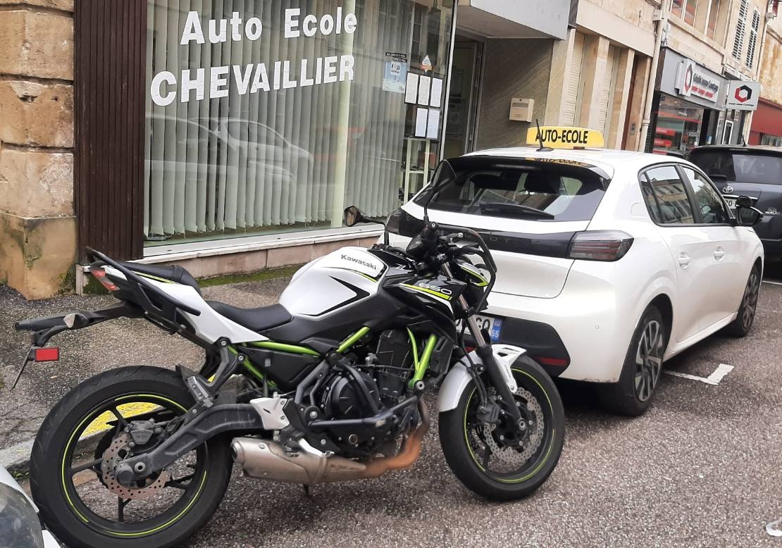 Logo de AUTO-ECOLE CHEVAILLIER