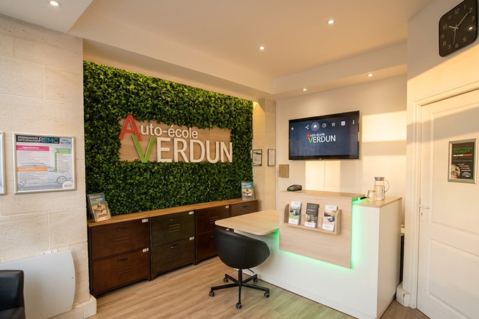 AUTO ECOLE VERDUN Courbevoie - Photo 1
