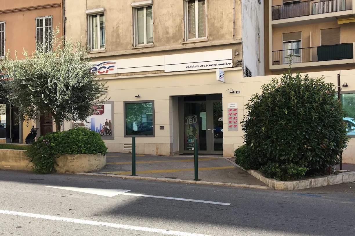 Auto-école ECF AMIRAL - GRASSE - Photo 1
