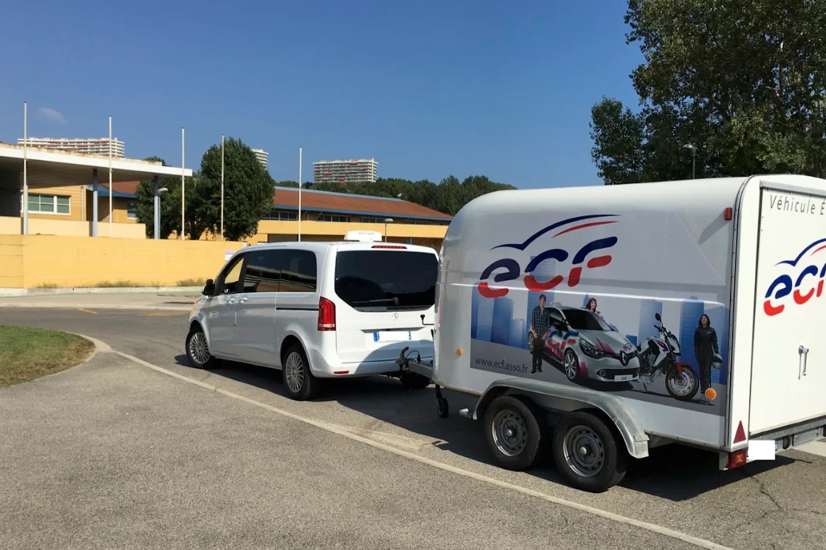 Auto-école ECF AMIRAL - GRASSE - Photo 3