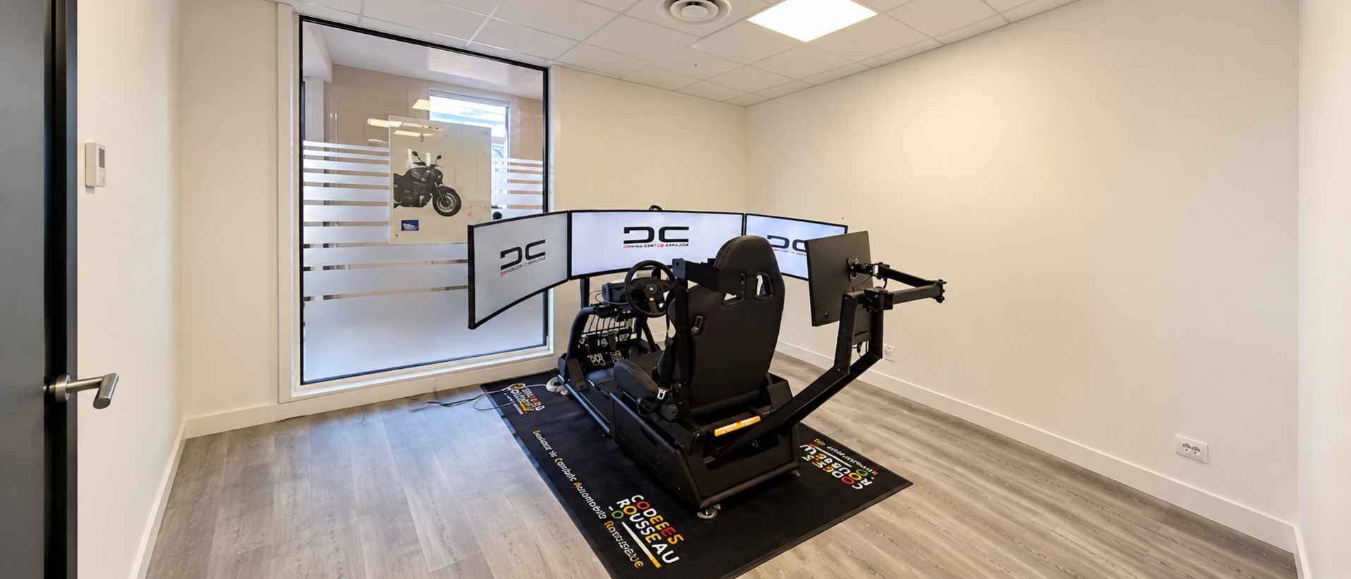 DRIVING CENTER GIF - Photo 3